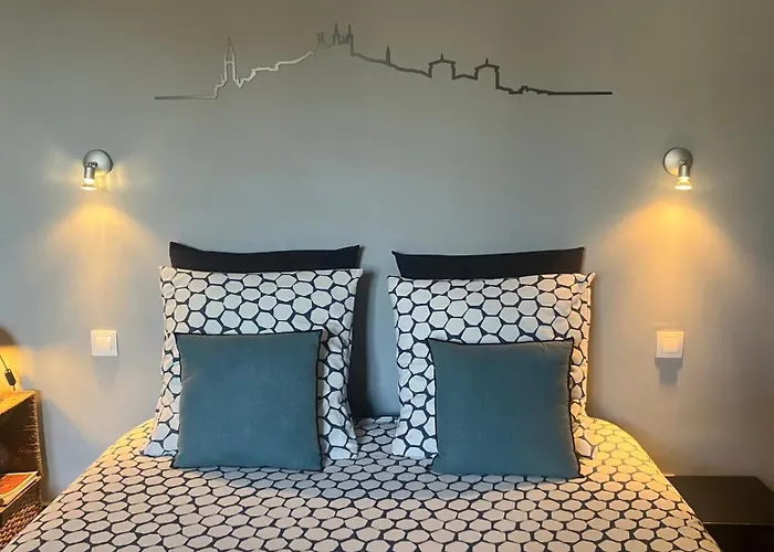 Franklin Apartment *