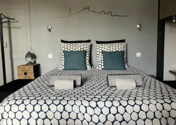 Franklin Apartment *